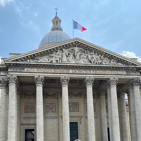 Chic Appartement 2 Bedrooms Phantheon Notre Dame Paris Dış mekan fotoğraf