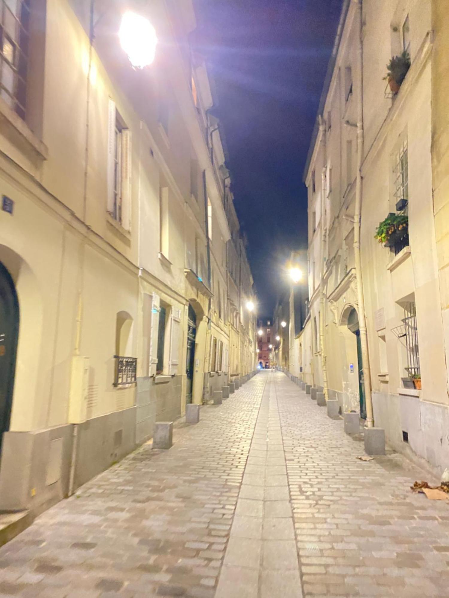 Chic Appartement 2 Bedrooms Phantheon Notre Dame Paris Dış mekan fotoğraf